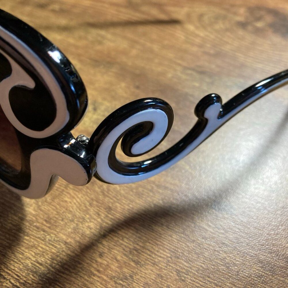 Unbranded Women's Scroll Sunglasses - Black and White - Picture 2 of 6